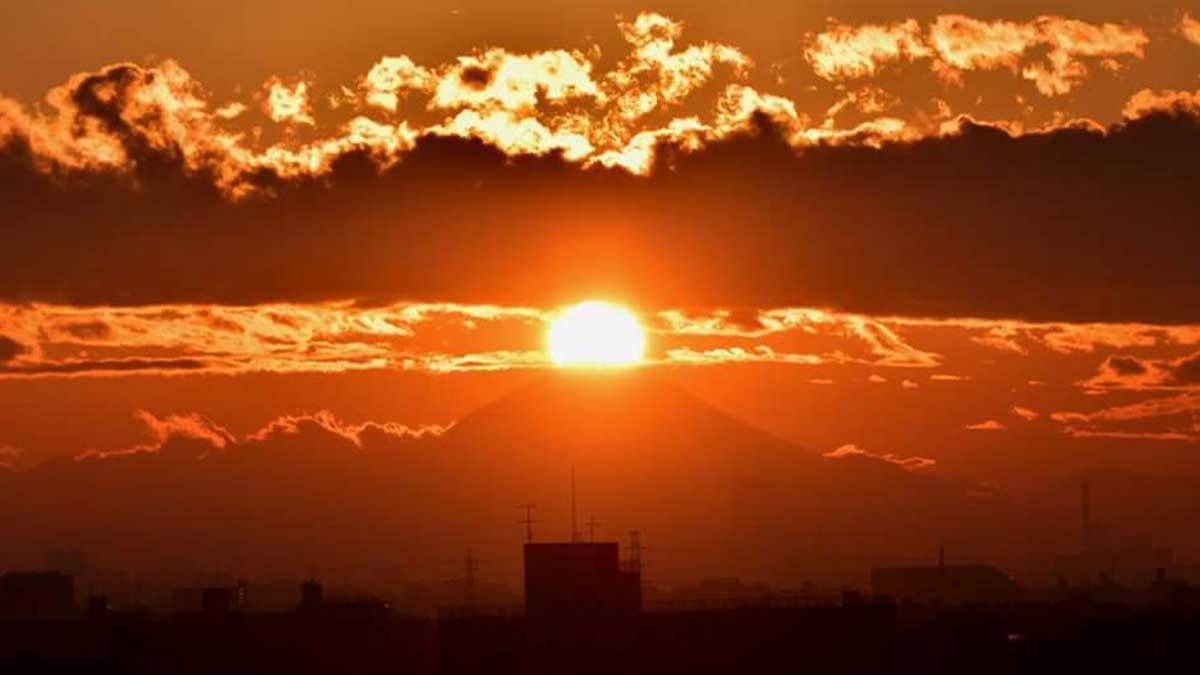 2015-11-16-20.5224 松戸本覚寺永代供養墓から見える富士山