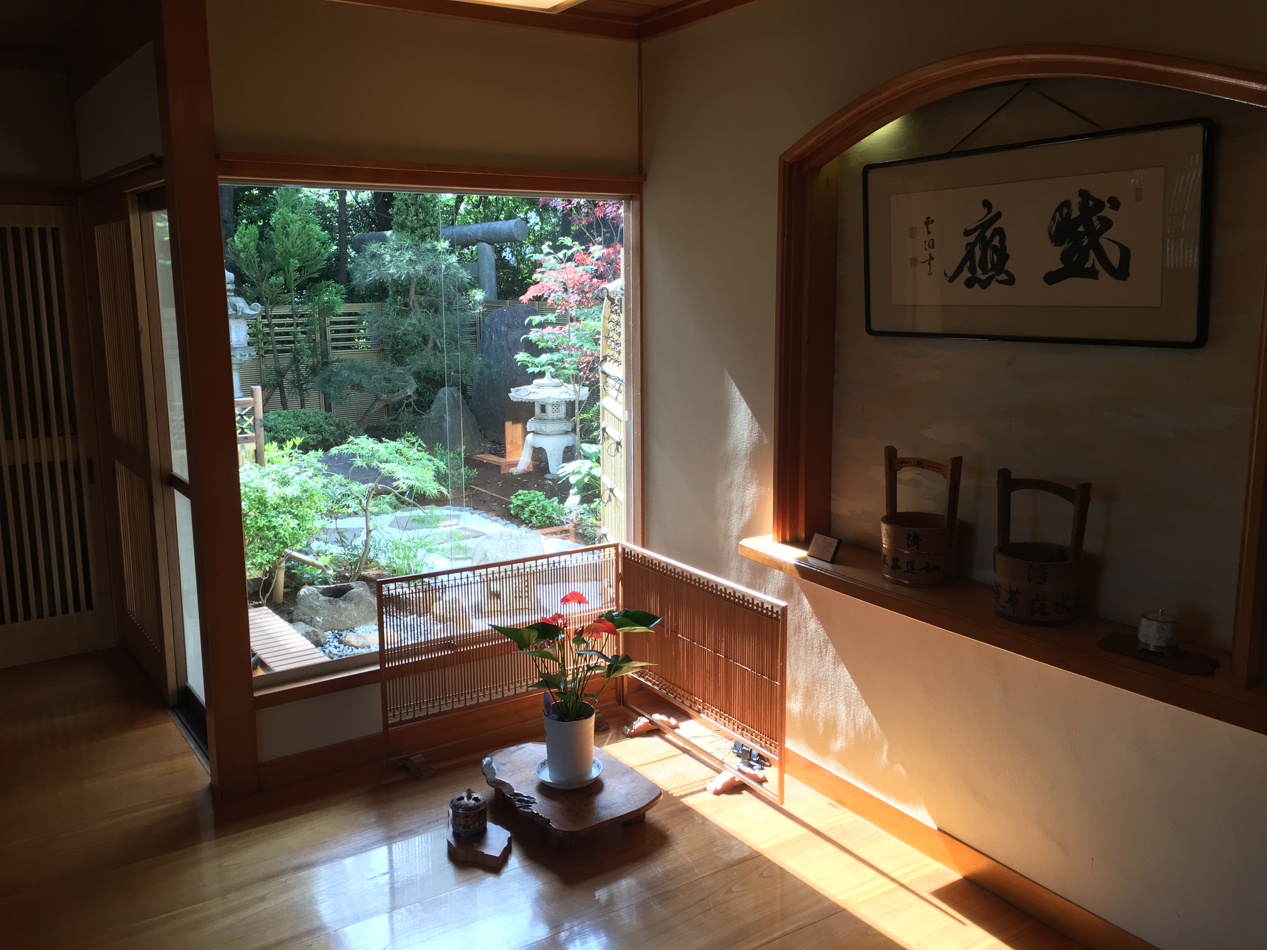 中庭の植木 松戸 法事 寺